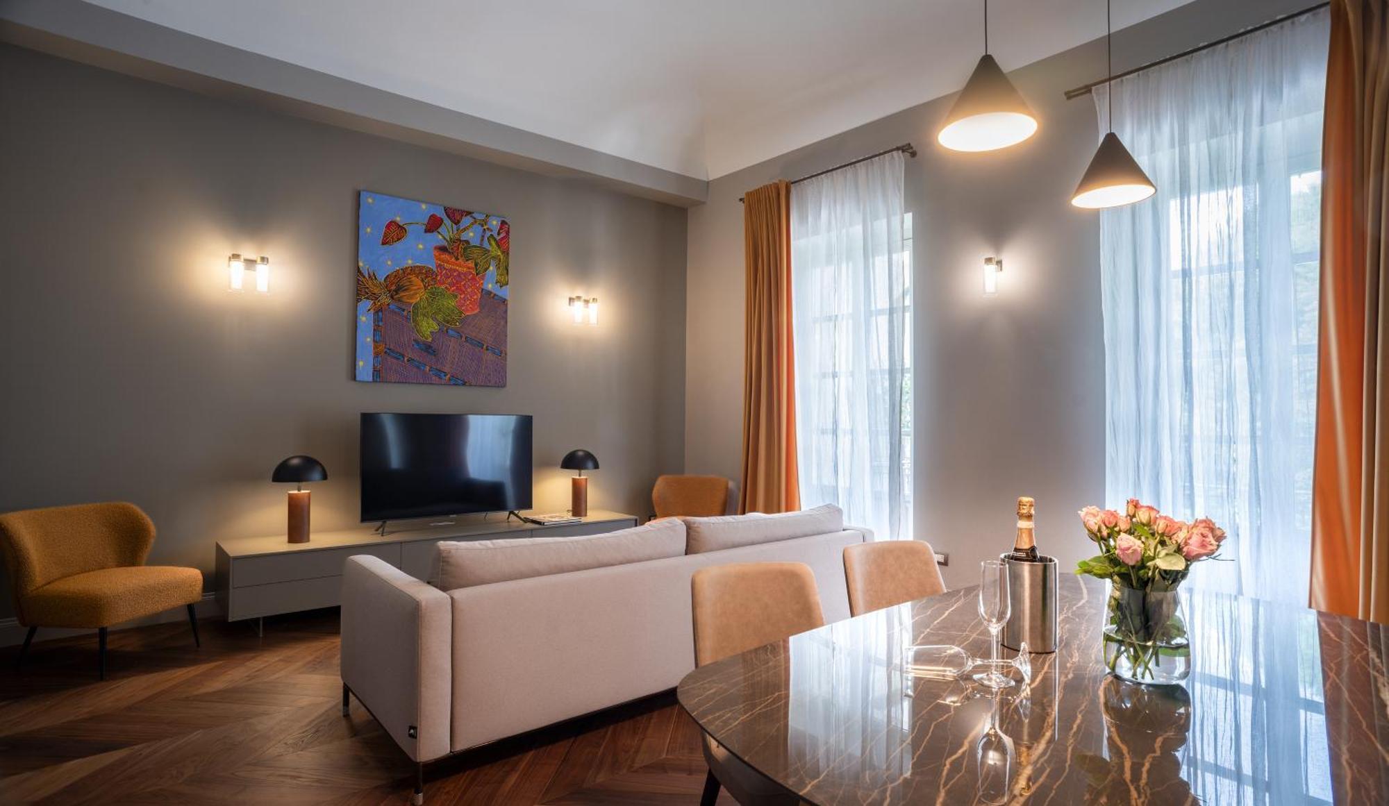 Palazzo Del Carretto-art And Turin