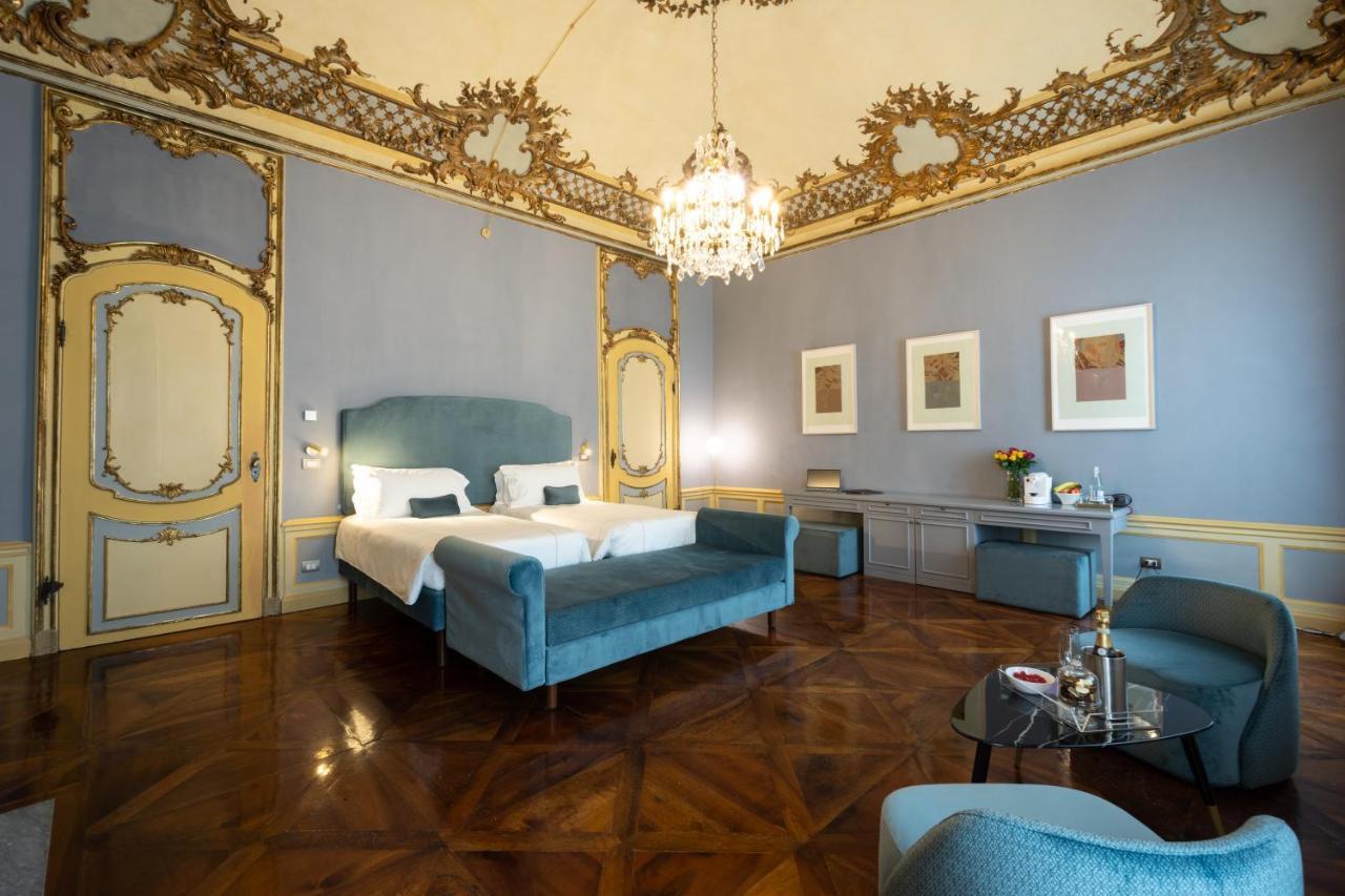 Palazzo Del Carretto-art And